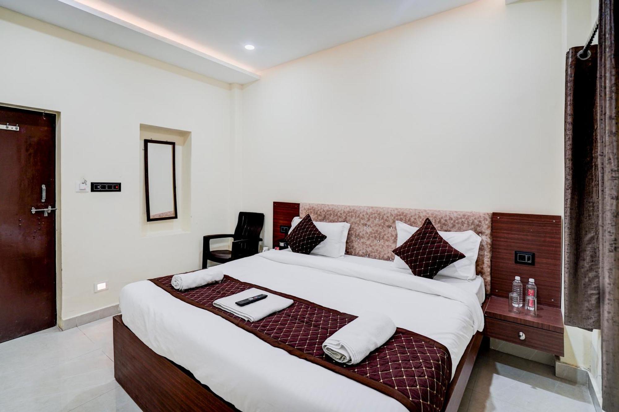 Hotel Vibe Blu- Varanasi Exterior photo