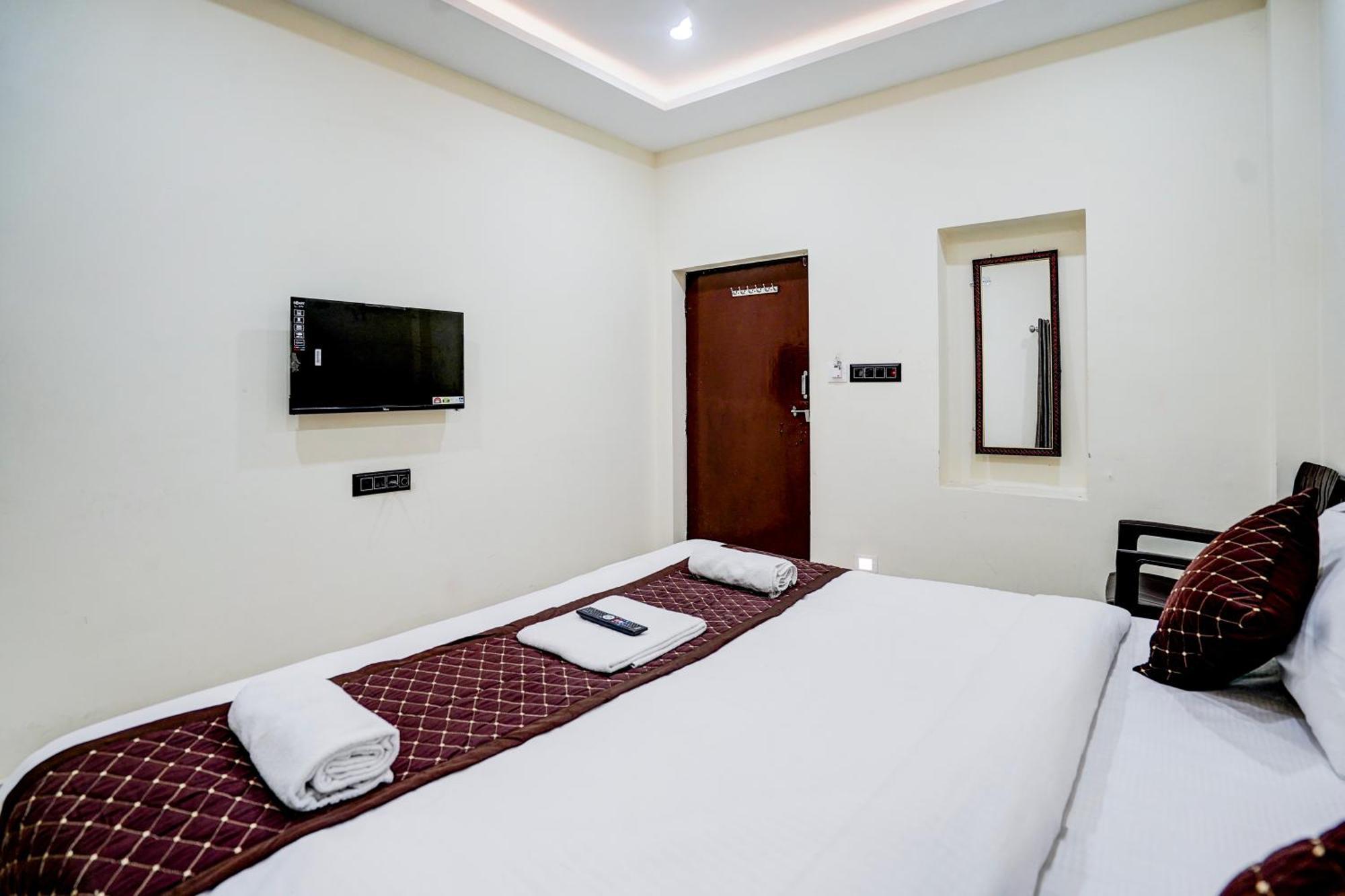 Hotel Vibe Blu- Varanasi Exterior photo