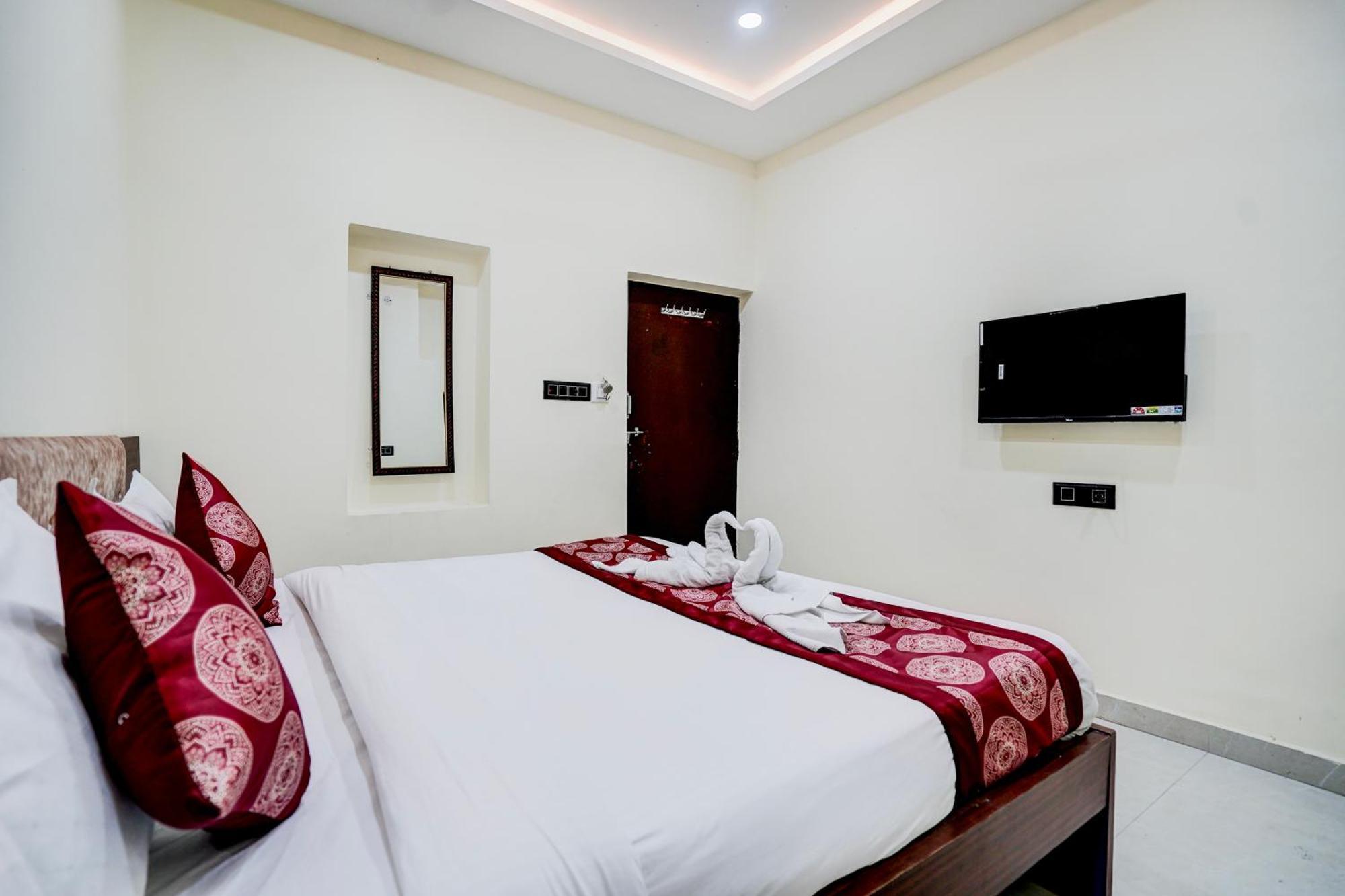 Hotel Vibe Blu- Varanasi Exterior photo