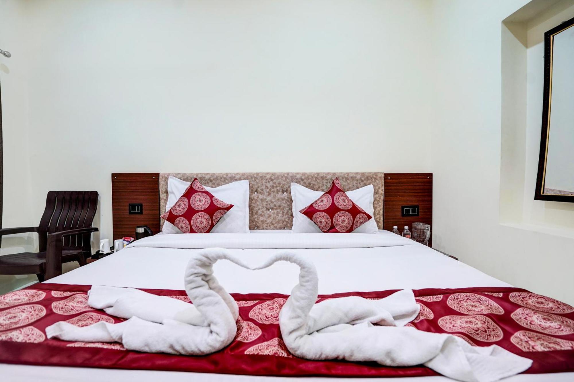 Hotel Vibe Blu- Varanasi Exterior photo